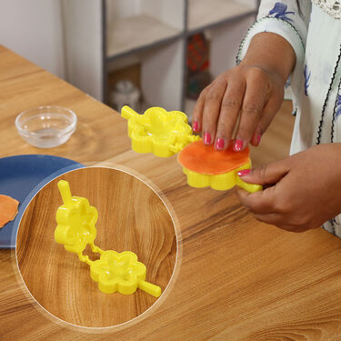 3 in 1 Puri Kachori & Gujiya Maker + Free 6 Sweet & Snack Maker (PKG6) - Image 7